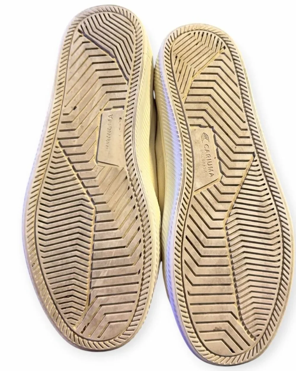 CARIUMA OCA Low x Pantone Snow White Canvas Sneakers Women’s 7.5 Men’s 6